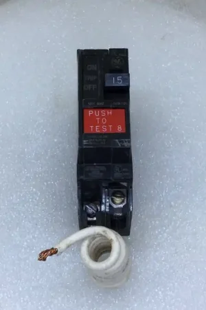 Budget GE General Electric THQL1115GF 15 Amp 1 Pole 120V GFI Breaker - Cosmetic Flaw