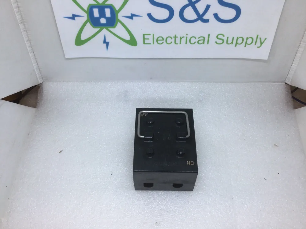 Reduced Price General Electric Type NEC Pull Out Fuse Box 30A 250V 2 Pole With Fuses