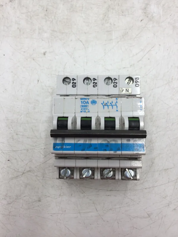 GE Vynckier Series G 10 Amp 4 Pole 415V Circuit Breaker Factory Price