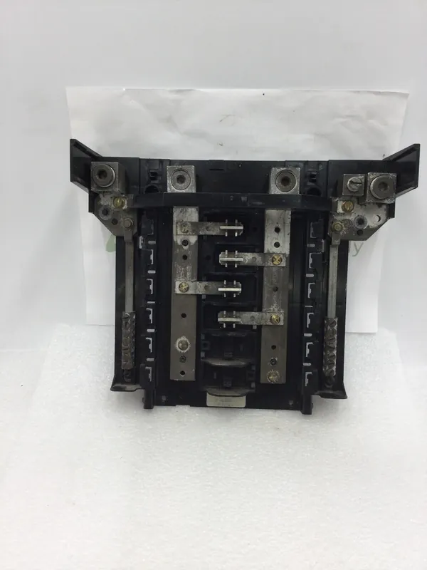 Markdown GE General Electric 125 Amp 4 Space/8 Circuit 120/240 VAC Load Center Guts Only 10" X 9"