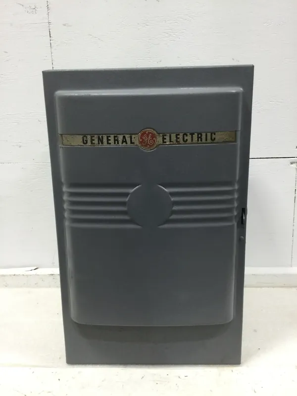 Factory Price GE General Electric DFG364R Fusible Style Bus Plug Type FG Flex-A-Plug Model A 200 Amp 3 Pole 600VAC