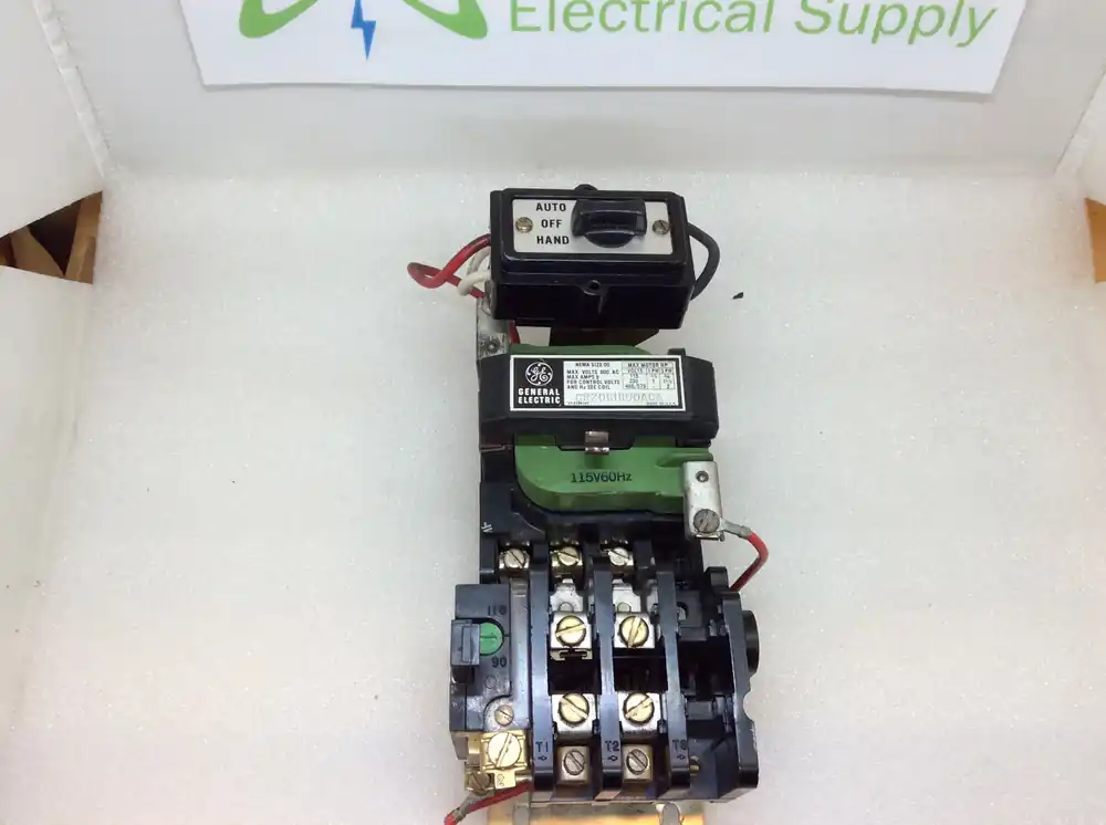 General Electric CR206H100ACA Nema00 Magnetic Motor Starter 3Ph 600VAC 2HP Max With Switch Special Discount